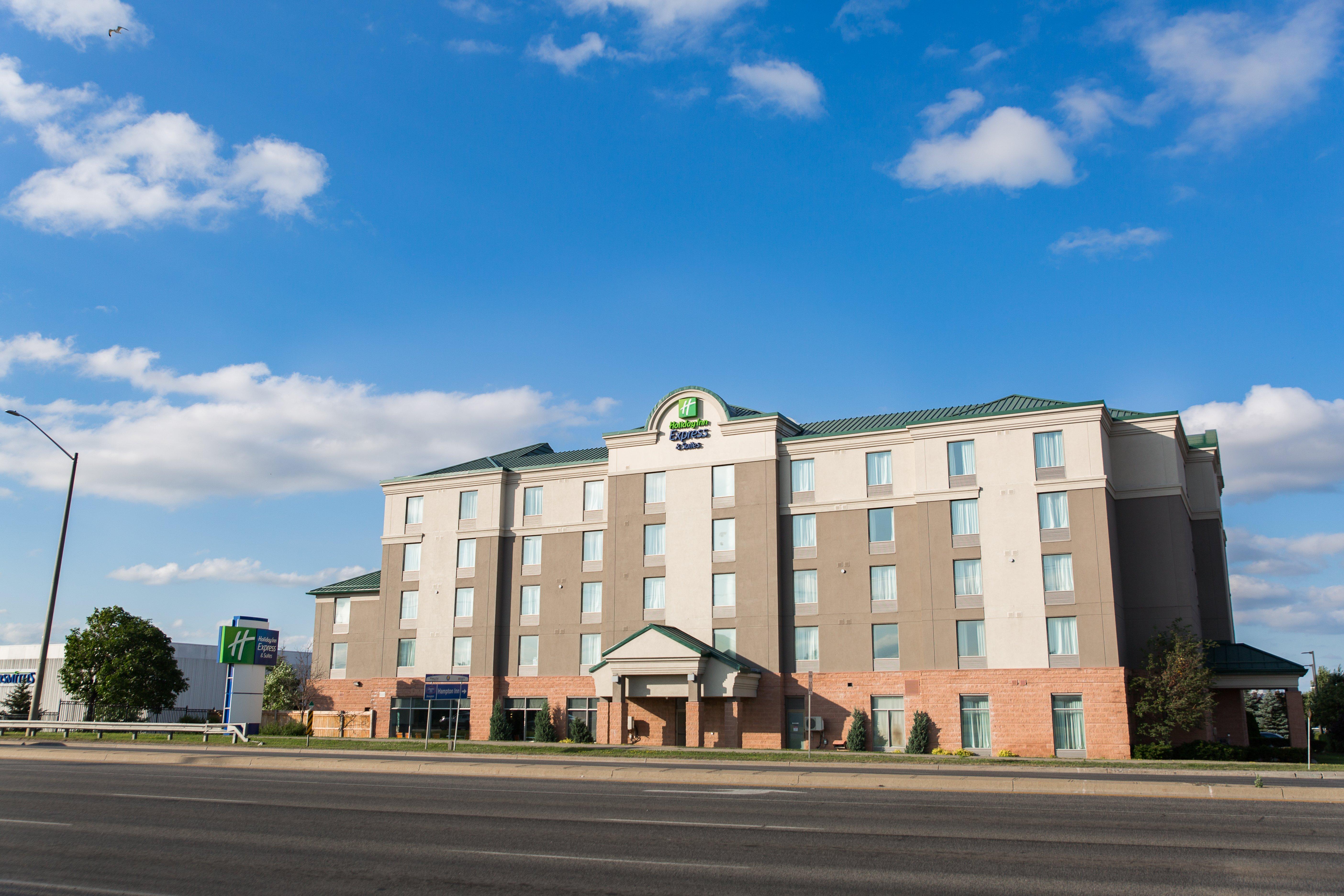 Holiday Inn Express Brampton By Ihg Exterior photo