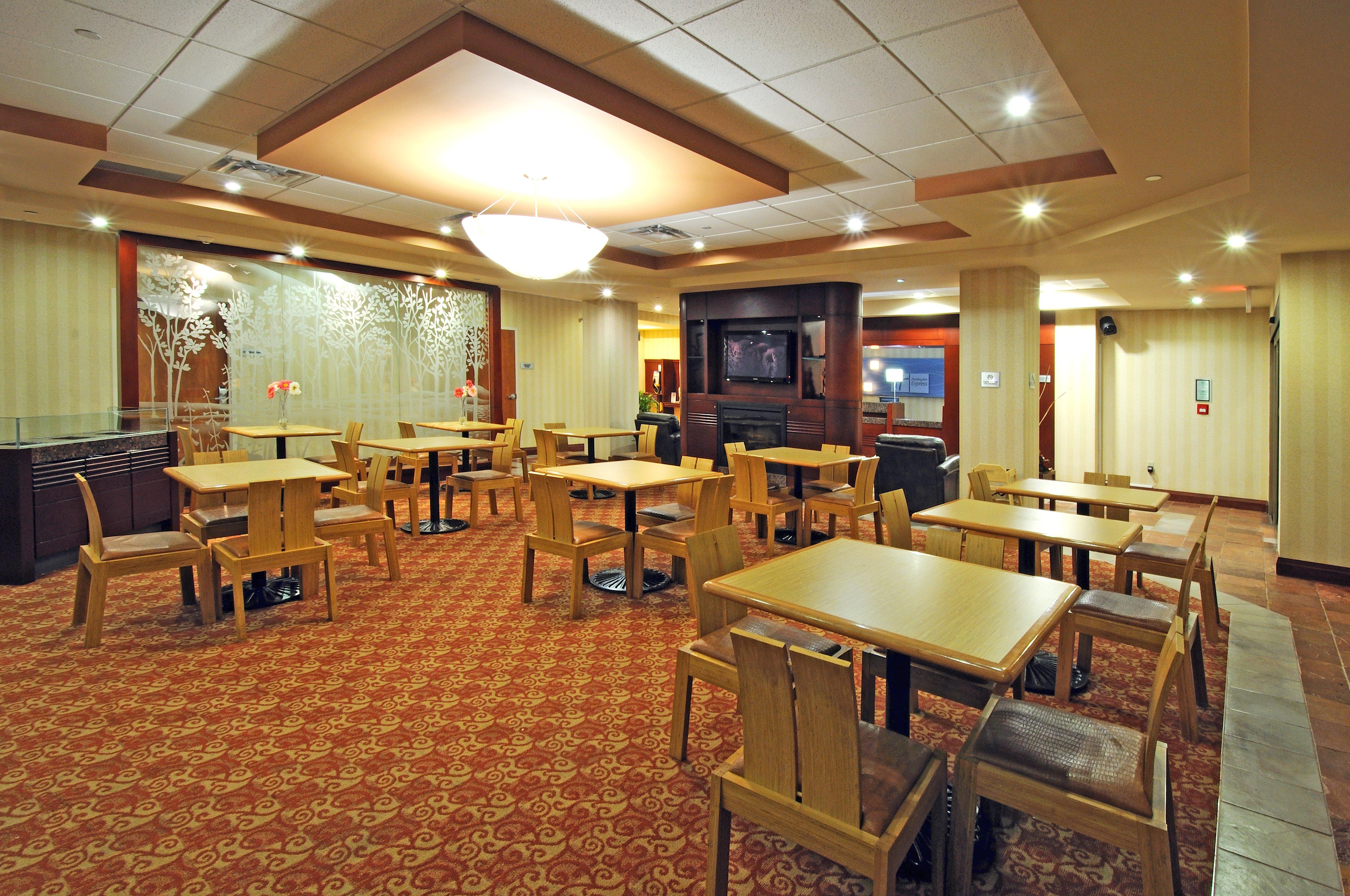 Holiday Inn Express Brampton By Ihg Exterior photo