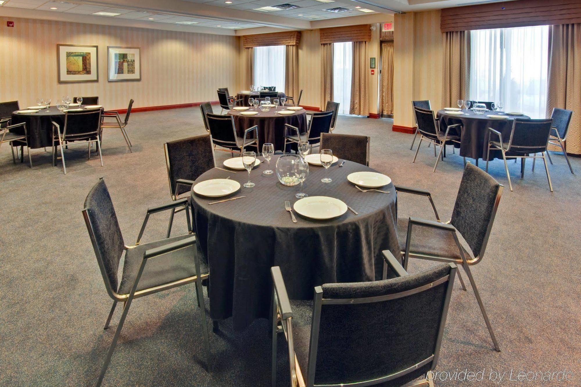 Holiday Inn Express Brampton By Ihg Exterior photo