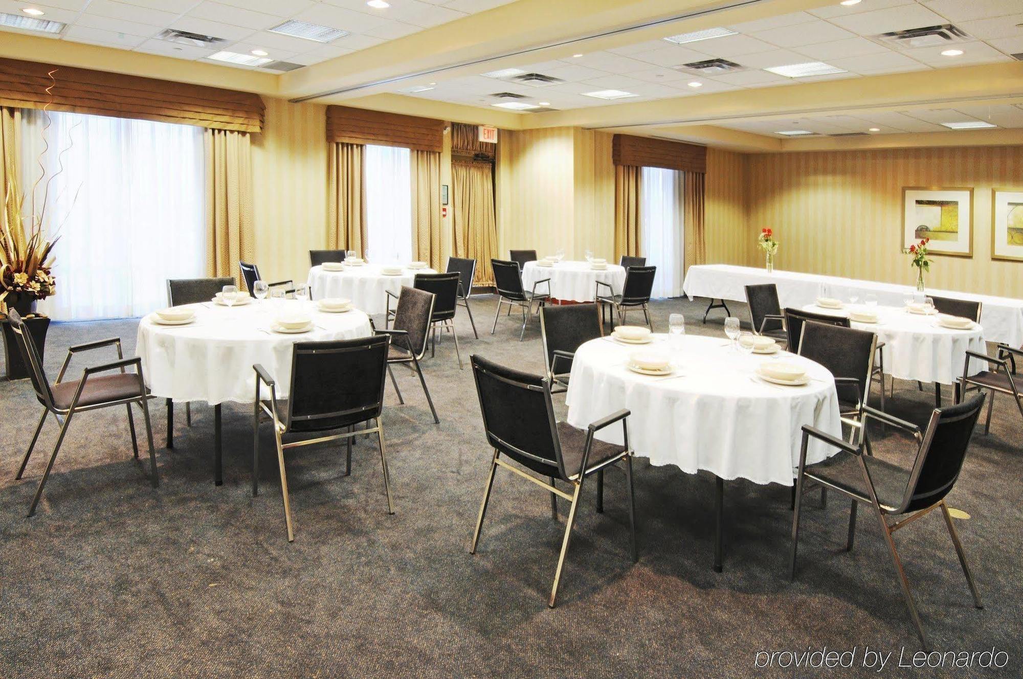 Holiday Inn Express Brampton By Ihg Exterior photo
